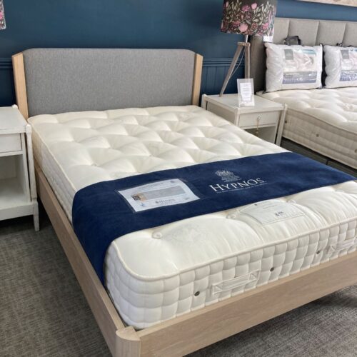 4'6 TCH Lundin Bedframe with Hypnos mattress